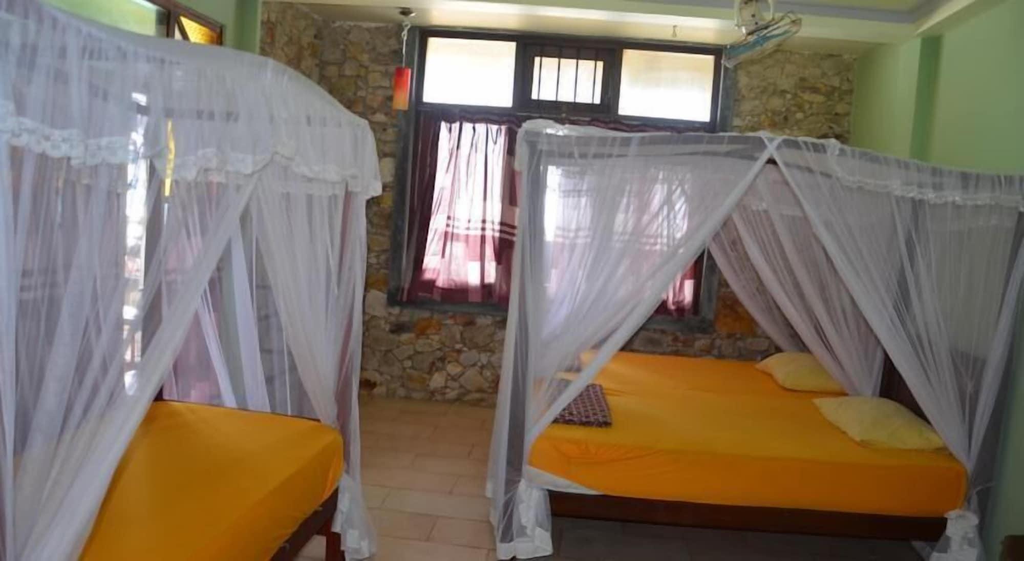 Time N Tide Beach Resort Hikkaduwa Kültér fotó