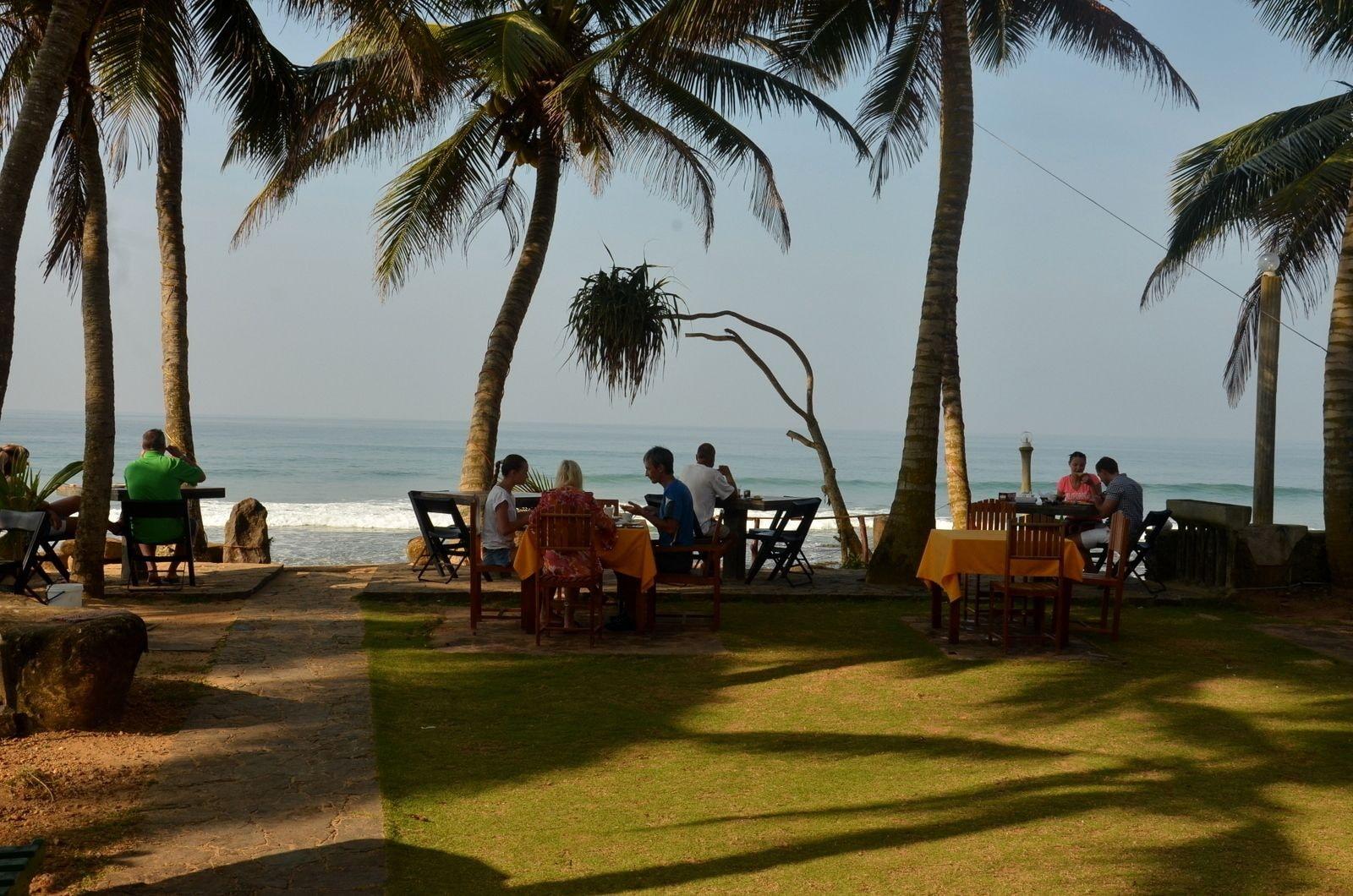 Time N Tide Beach Resort Hikkaduwa Kültér fotó