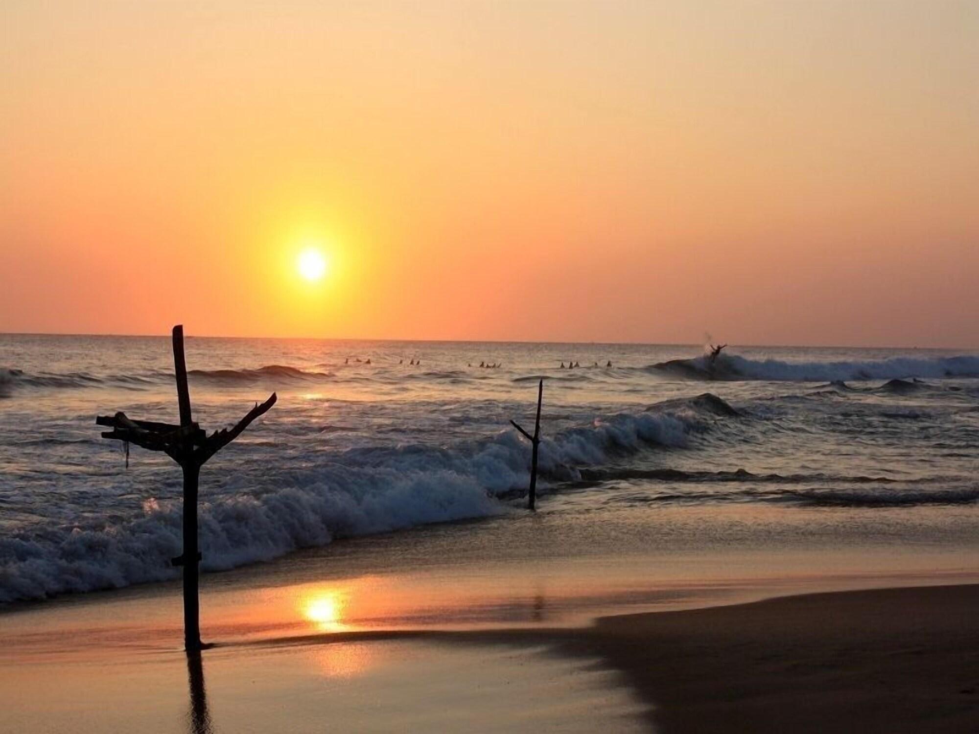 Time N Tide Beach Resort Hikkaduwa Kültér fotó