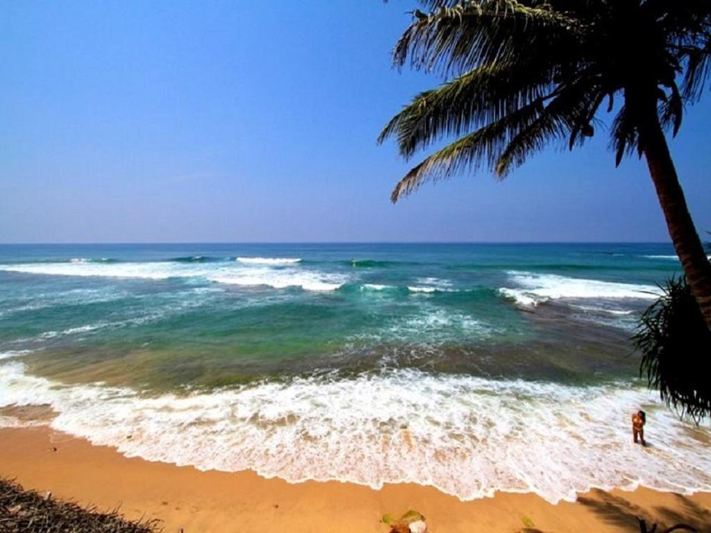 Time N Tide Beach Resort Hikkaduwa Kültér fotó