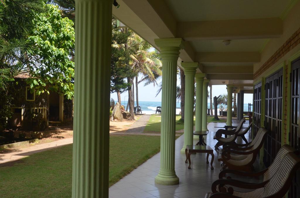 Time N Tide Beach Resort Hikkaduwa Kültér fotó