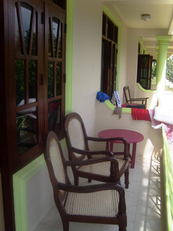 Time N Tide Beach Resort Hikkaduwa Kültér fotó
