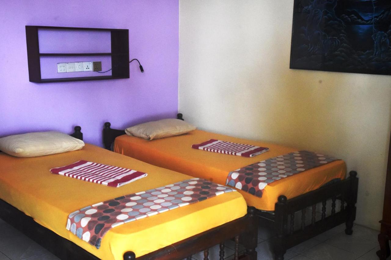 Time N Tide Beach Resort Hikkaduwa Kültér fotó